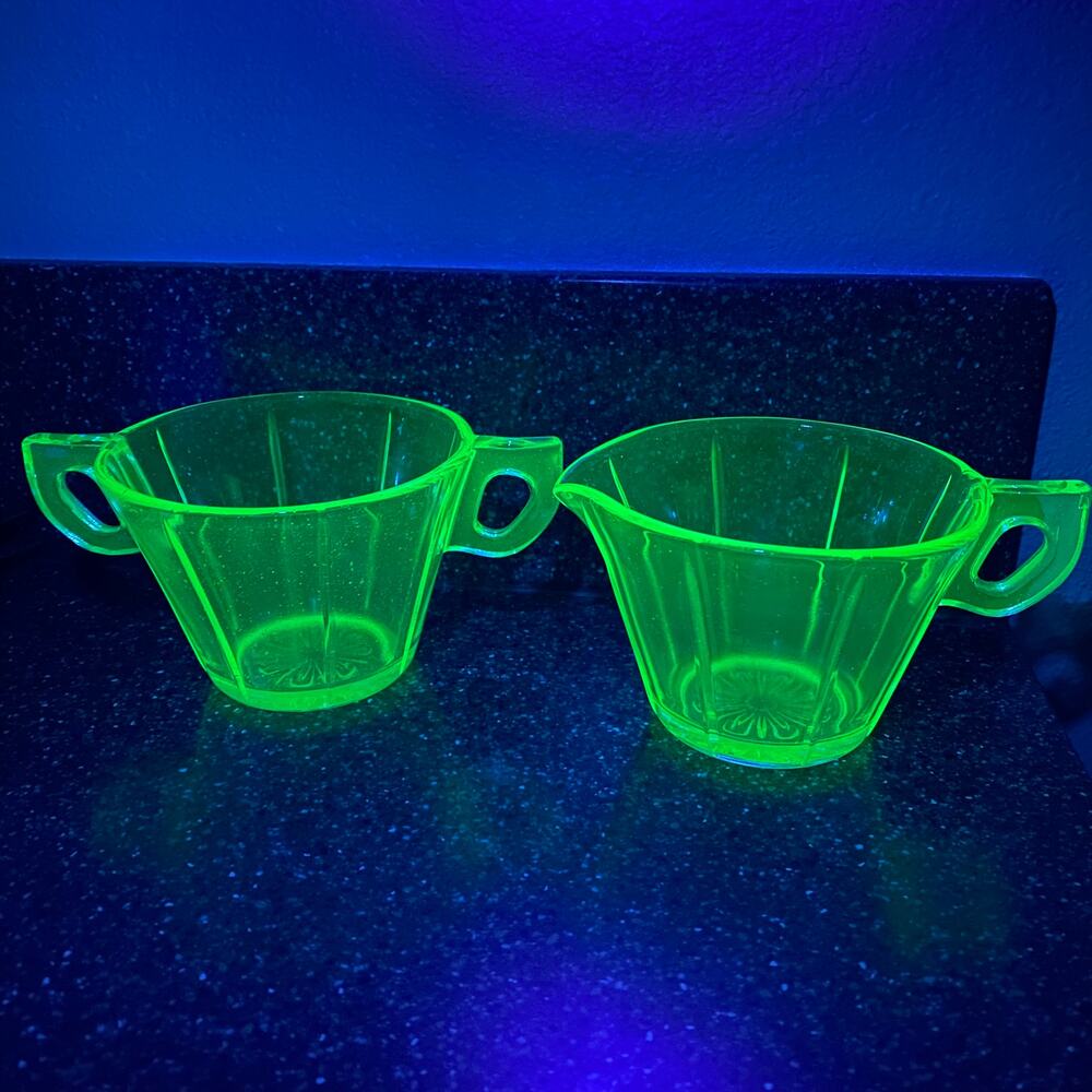 VINTAGE URANIUM GLASS GREEN SUGAR BOWL & CREAMER SET GLOWS ART DECO